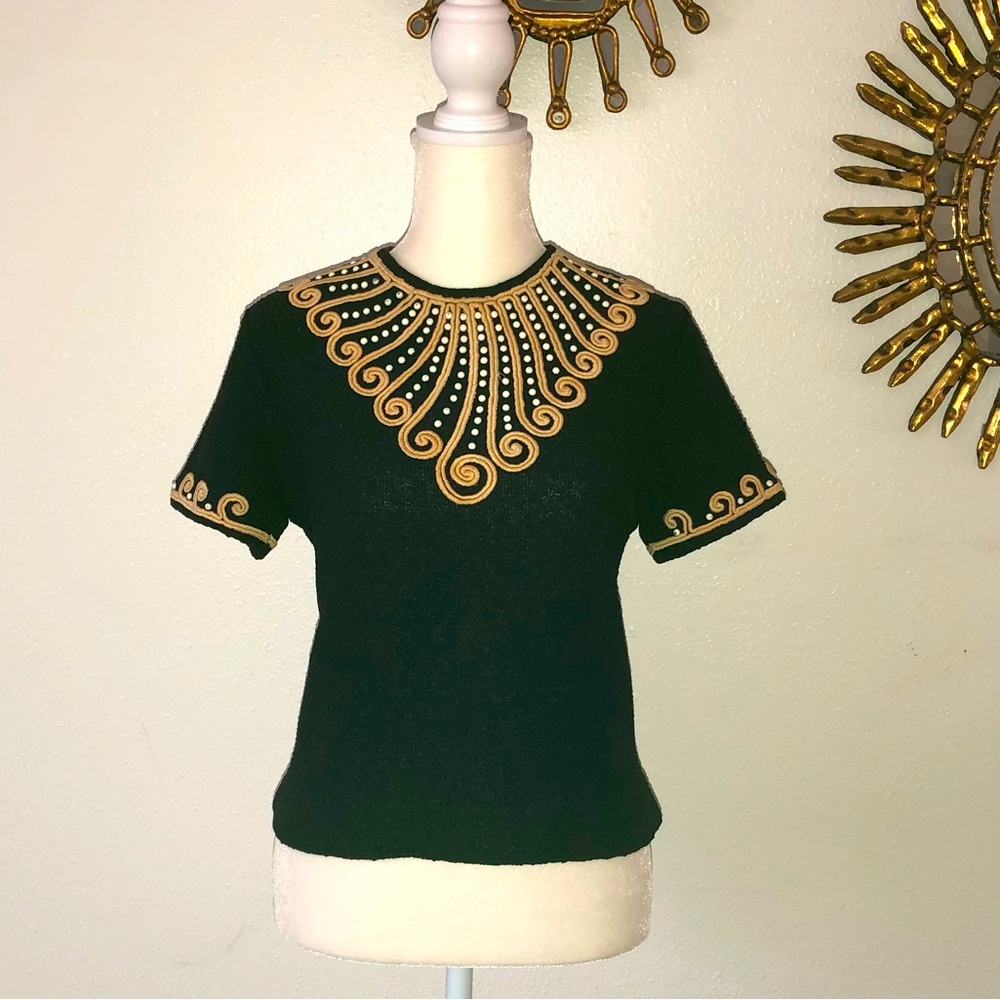 Vintage knit and embroidered Top. Size Small.